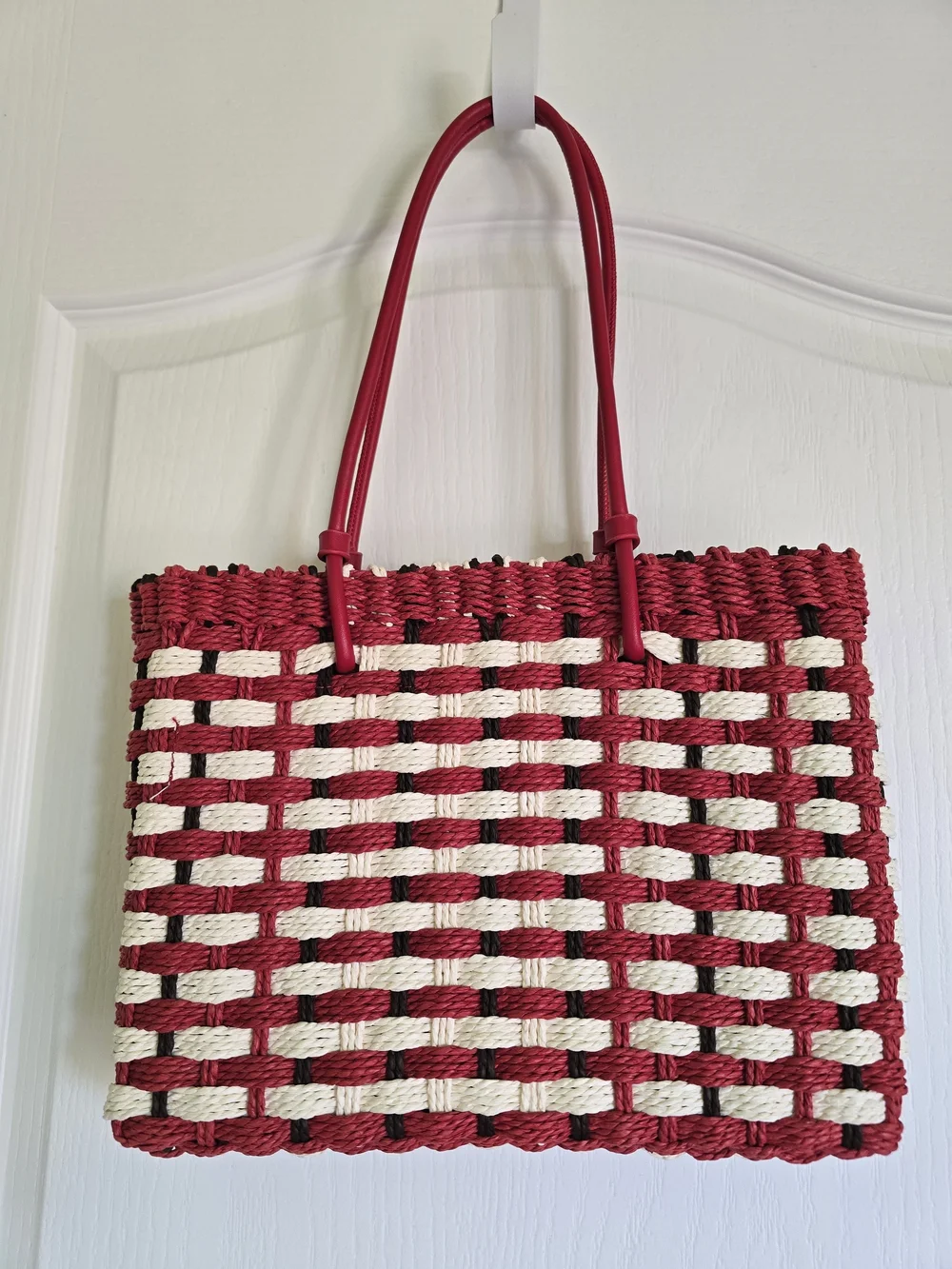 NWT ZARA Stylish Red & Cream Woven Tote Bag, Size 11.4